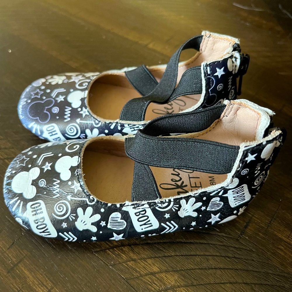 Monkey Feet Girls 12-18M Disney Mickey Print Zip Back Ballet Flat Black & White